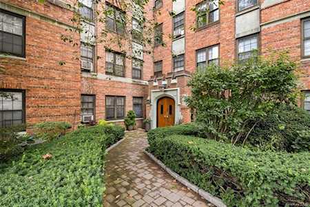 808 Bronx River Rd #2E Bronxville, NY 10708