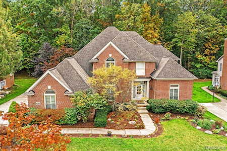 21750 Chase Dr Novi, MI 48375