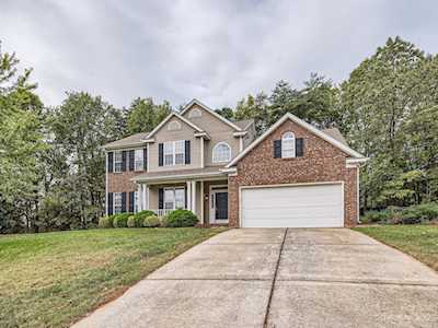 6805 Sweetfield Dr Huntersville, NC 28078