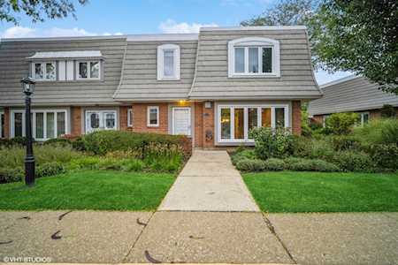 711 Orleans Dr Highland Park, IL 60035