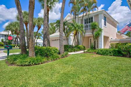33 Selby Lane Palm Beach Gardens, FL 33418