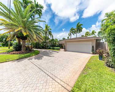 4001 NE 16th Ter Oakland Park, FL 33334