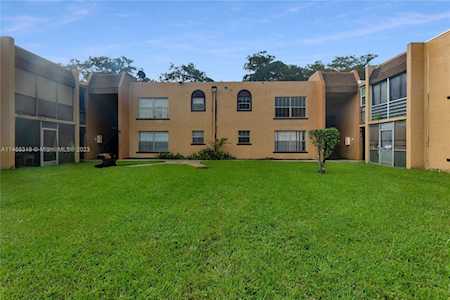 4220 NW 21st St #212 Lauderhill, FL 33313