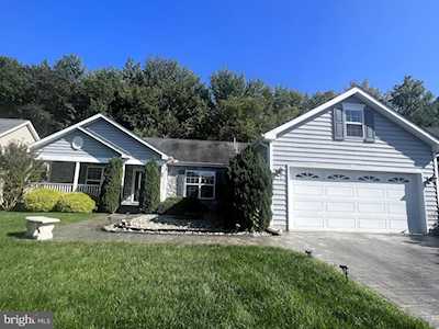 89 Waters Edge Dr Dover, DE 19904
