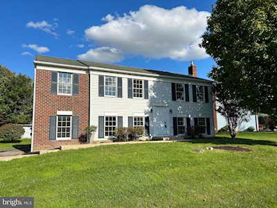 143 Carriage House Dr Willow Street, PA 17584