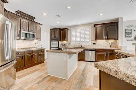 17 Blue Valley Dr Henderson, NV 89002