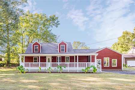 636 Fernwood Farms Rd Chesapeake, VA 23320