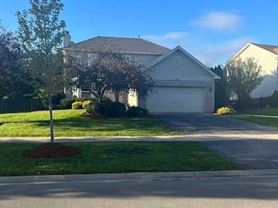 708 Blackhawk Ln Bolingbrook, IL 60440