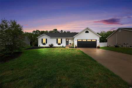 136 Sweetgum Dr Troy, MO 63379