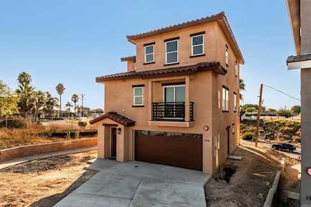 8500 Vista Azul Pl Lemon Grove, CA 91945