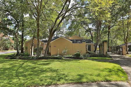 2701 Crossvine Circle The Woodlands, TX 77380