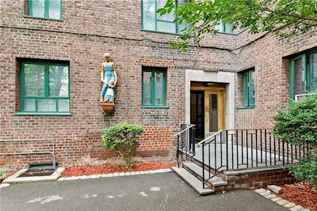 1505 Metropolitan Ave #6G Bronx, NY 10462
