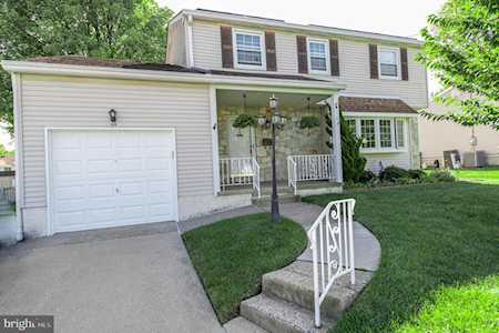 11 Eddy Ln Cherry Hill, NJ 08002