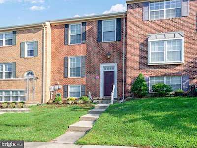 5032 Hilltop Acres Rd Perry Hall, MD 21128