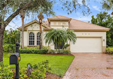 8872 King Henry Ct Fort Myers, FL 33908