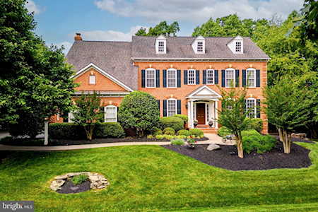 24257 Old Oak Ln Aldie, VA 20105
