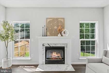 2815 Myrtlewood Dr Dumfries, VA 22026
