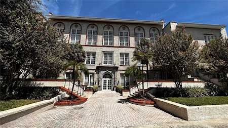 701 Mirror Lake Dr N #403 St. Petersburg, FL 33701