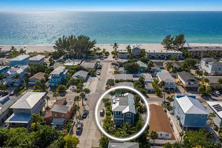 2301 Avenue C Bradenton Beach, FL 34217