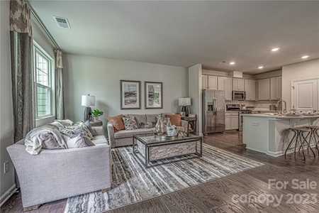 8009 Scarlet Maple Ln Tega Cay, SC 29708