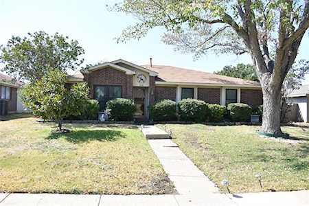 1658 Belltower Drive Lewisville, TX 75067