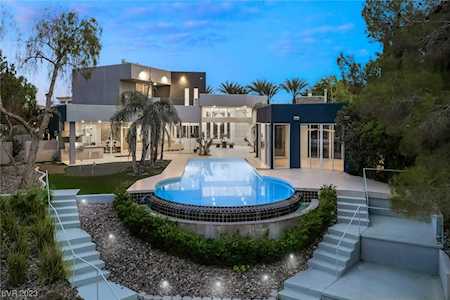 2825 Coast Line Ct Las Vegas, NV 89117