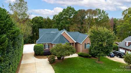 1915 Cavendale Dr Rock Hill, SC 29732
