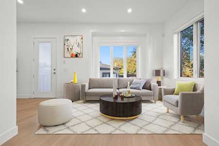 396 E 59th Avenue Vancouver, BC V5X 3R2