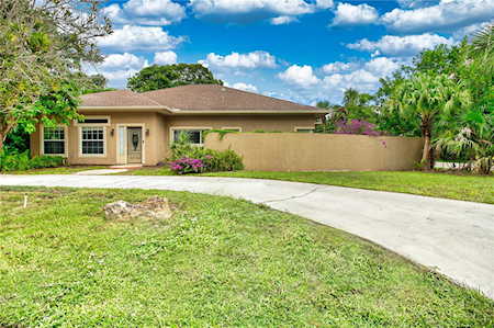 1789 Loma Linda St Sarasota, FL 34239