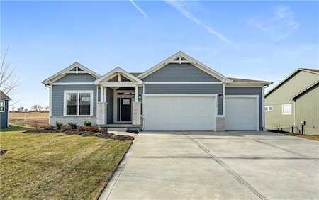 3116 SW Arboridge Dr Lee's Summit, MO 64082