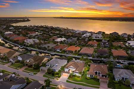 572 Mast Dr Bradenton, FL 34208