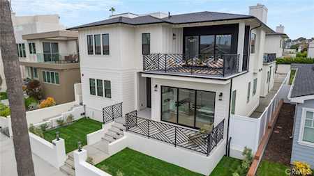 Long Beach: Villas and Luxury Homes for sale - Prestigious