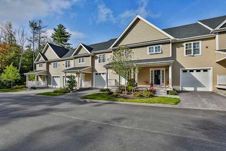 261 Woodview Way #261 Manchester, NH 03102