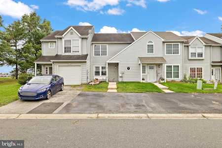 12 Stark Ct Newark, DE 19702