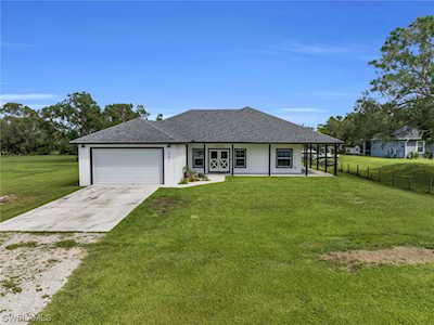 10671 Marie St Fort Myers, FL 33905