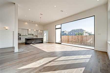 1647 Bingle Houston, TX 77055