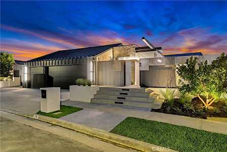 29 Goleta Point Dr Corona Del Mar, CA 92625
