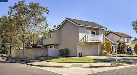 5104 Dryden Ct Newark, CA 94560