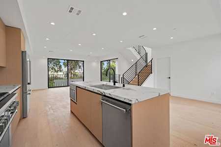 1422 N Jonah Ln Los Angeles, CA 90028