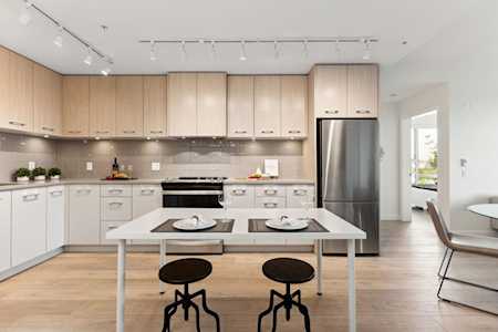4933 Clarendon Street #212 Vancouver, BC V5R 0J6