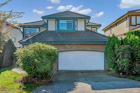 3088 Cardinal Court Coquitlam, BC V3E 3C4
