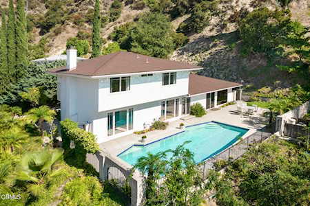 1980 Crestshire Dr Glendale, CA 91208