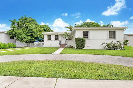2411 SW 84th Ave Miami, FL 33155