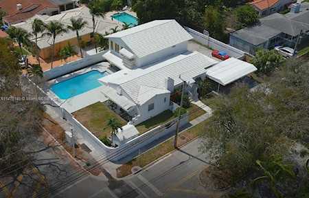 2301 SW 4th Ave Miami, FL 33129