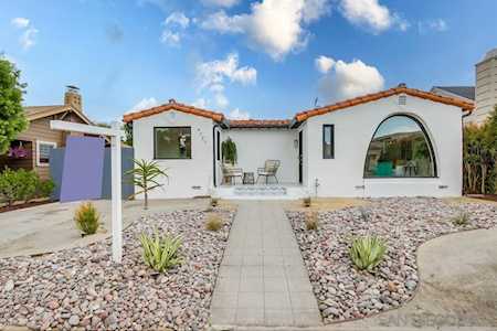 4727 Edgeware Rd San Diego, CA 92116