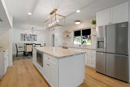 775 Quiet Hills Farm Rd Escondido, CA 92029