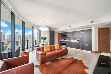45 SW 9th St #2808 Miami, FL 33130