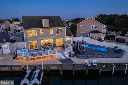 96 Windjammer Ct Bayville, NJ 08721