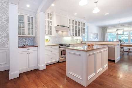 11 Marial Dr Dartmouth, MA 02748