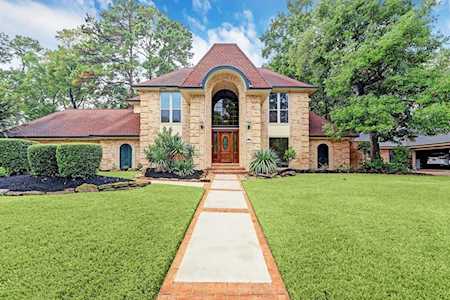 2315 Forest Garden Dr Kingwood, TX 77345